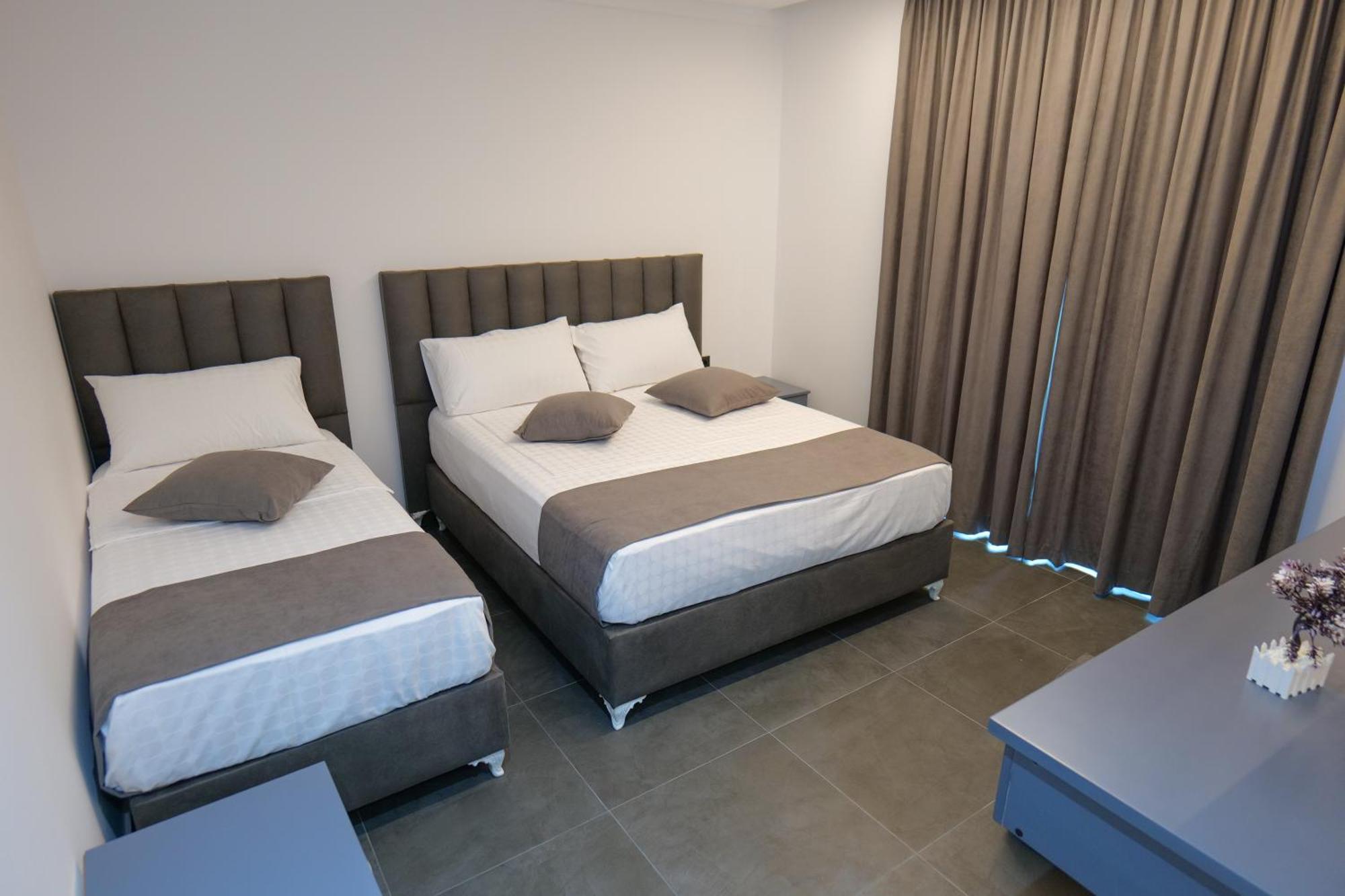 Hotel Celaj Vlorë Buitenkant foto