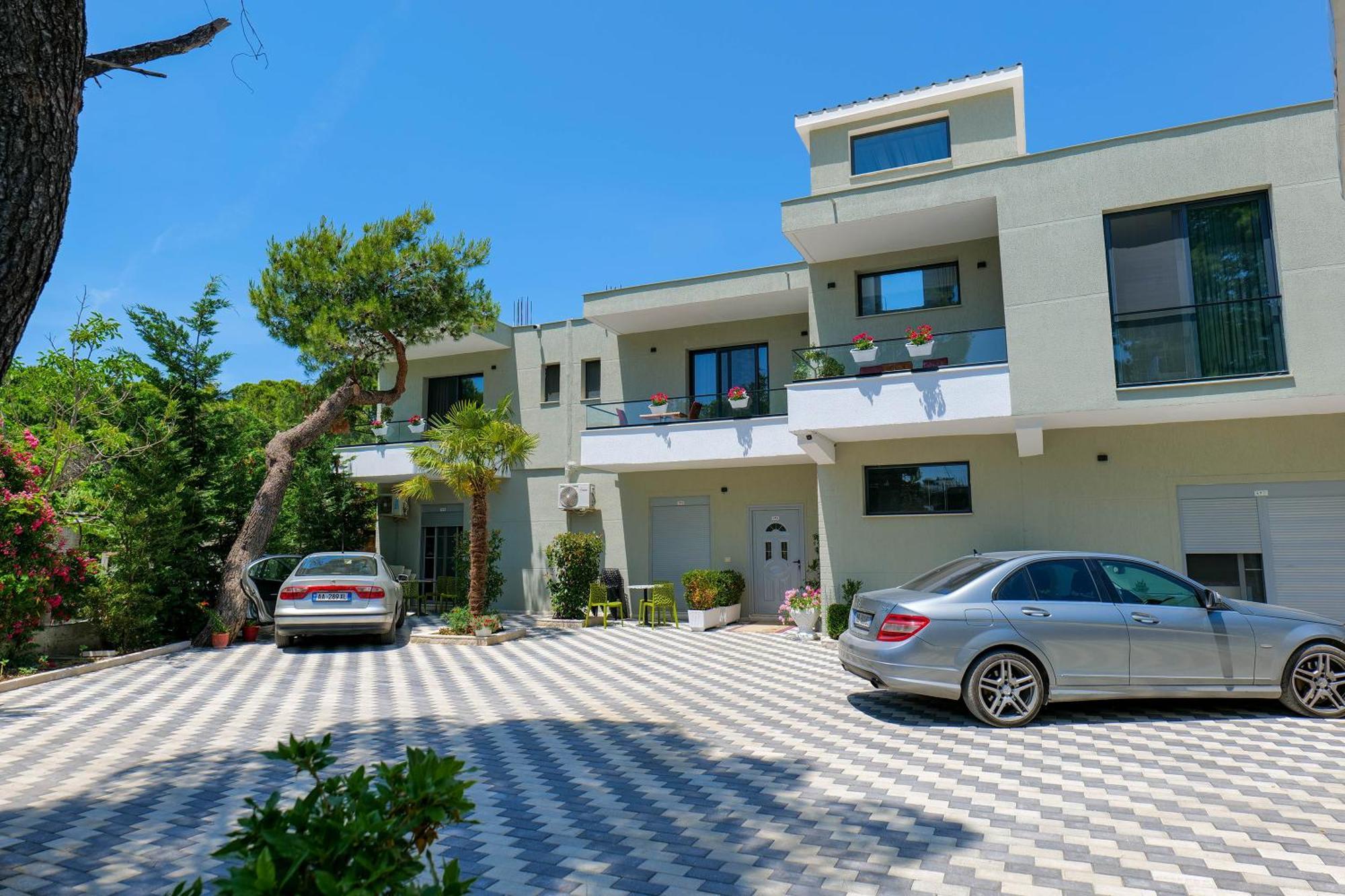 Hotel Celaj Vlorë Buitenkant foto