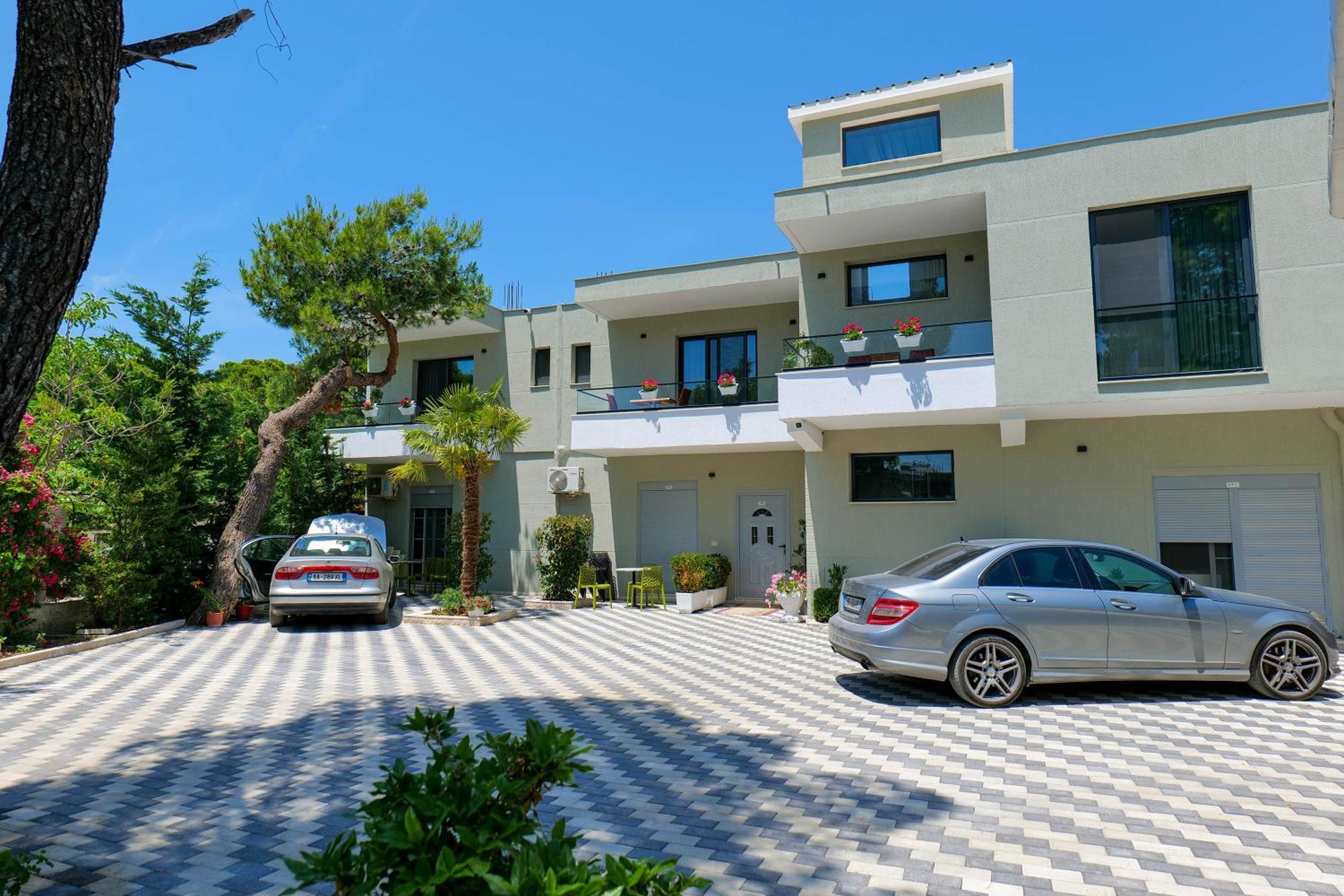Hotel Celaj Vlorë Buitenkant foto
