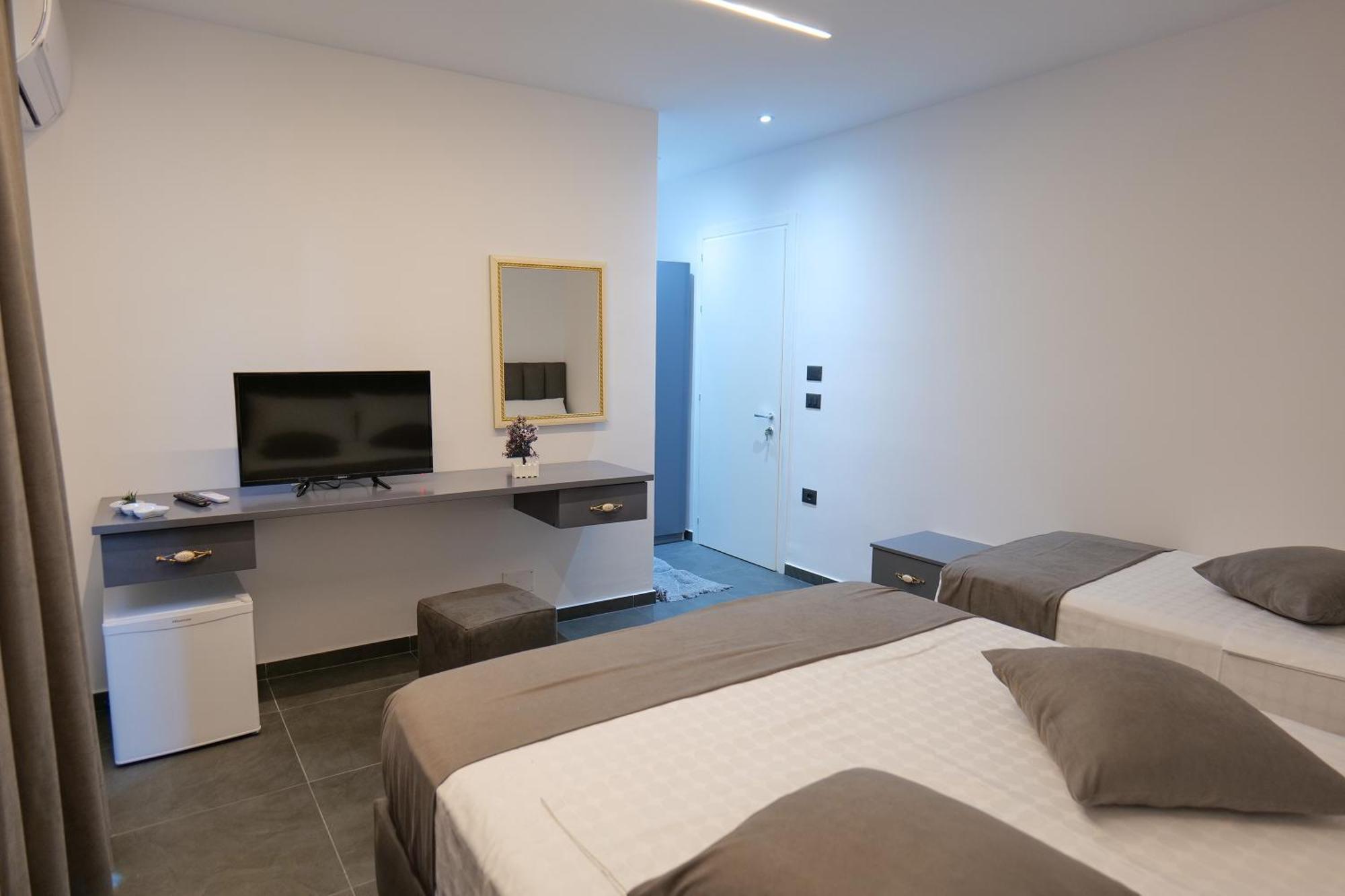 Hotel Celaj Vlorë Buitenkant foto