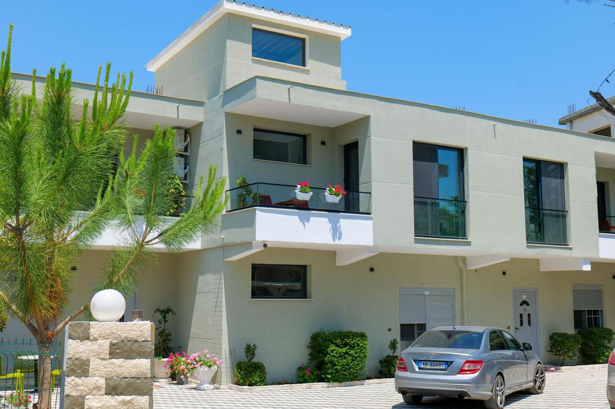 Hotel Celaj Vlorë Buitenkant foto
