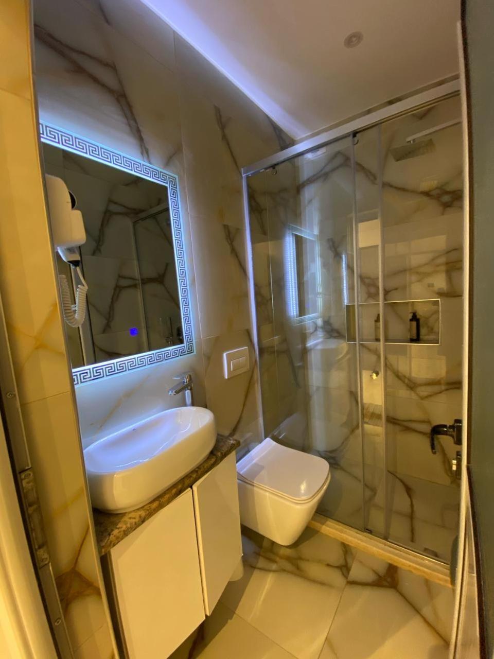 Hotel Celaj Vlorë Buitenkant foto